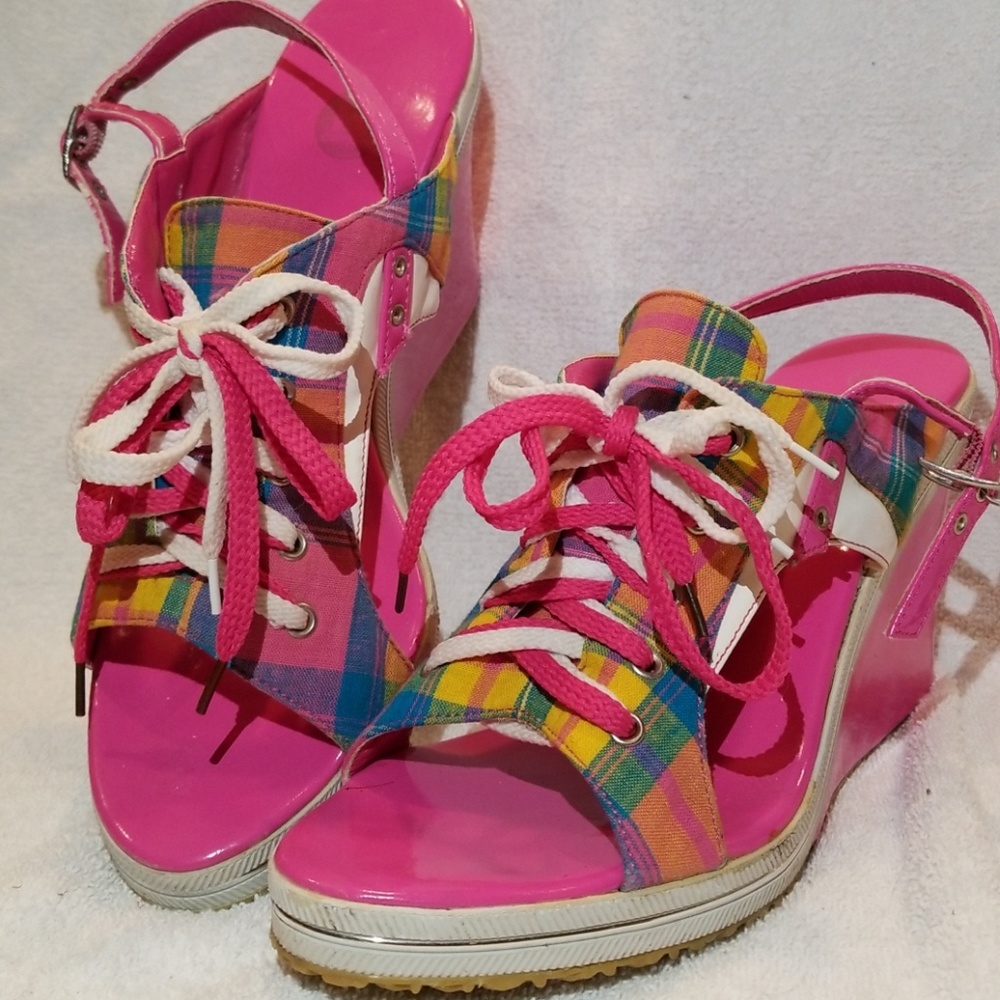 PINK WEDGES (BY IF CARRINI)